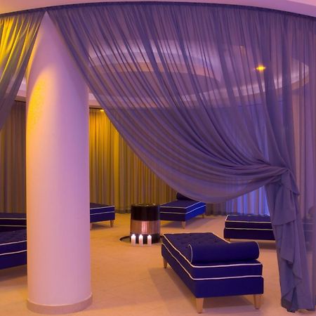 فندق وكازينو بيستانا كازينو بارك فونشال المظهر الداخلي الصورة The interior of the Blue Salon