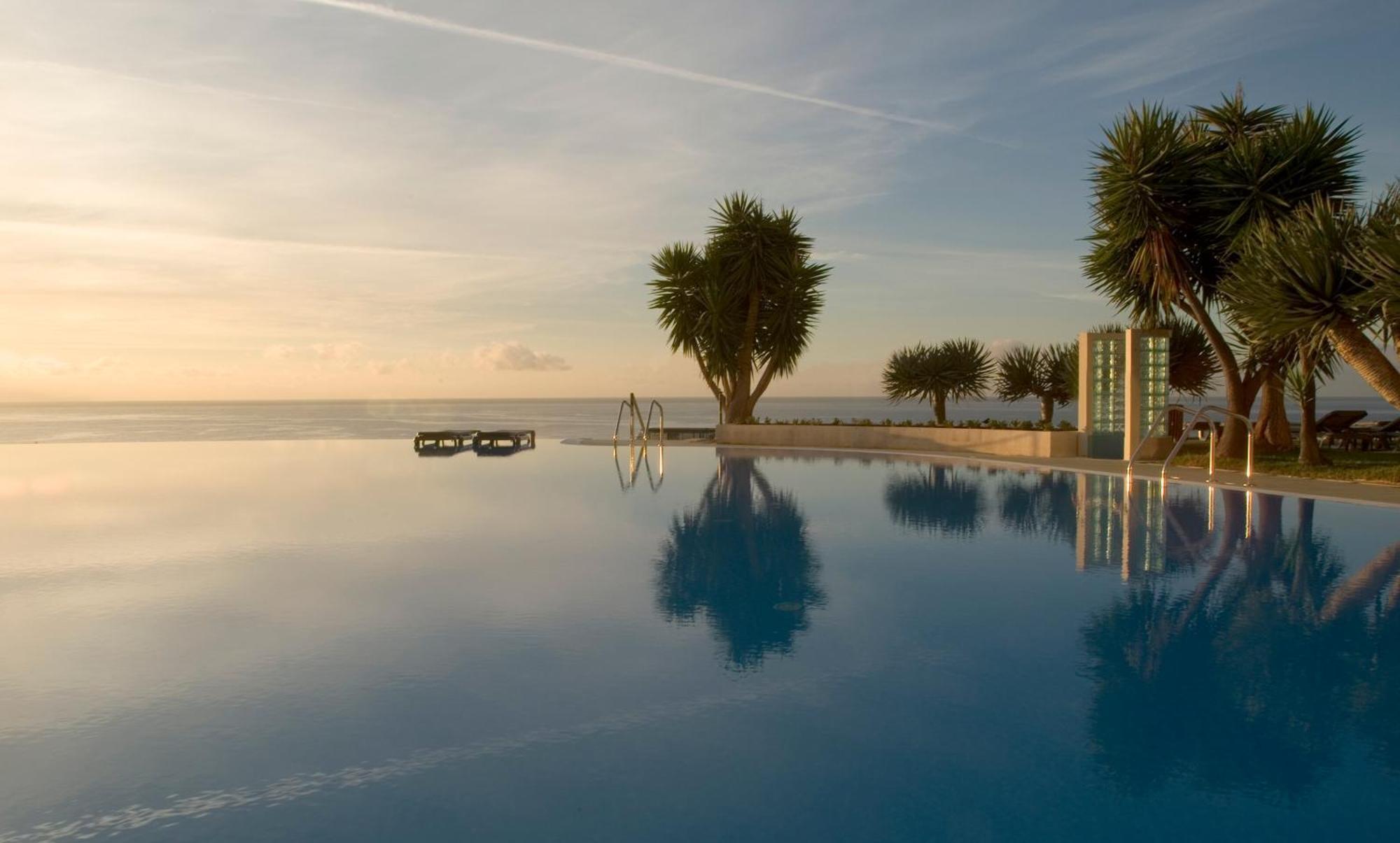 فندق وكازينو بيستانا كازينو بارك فونشال المظهر الخارجي الصورة Infinity pool at the hotel