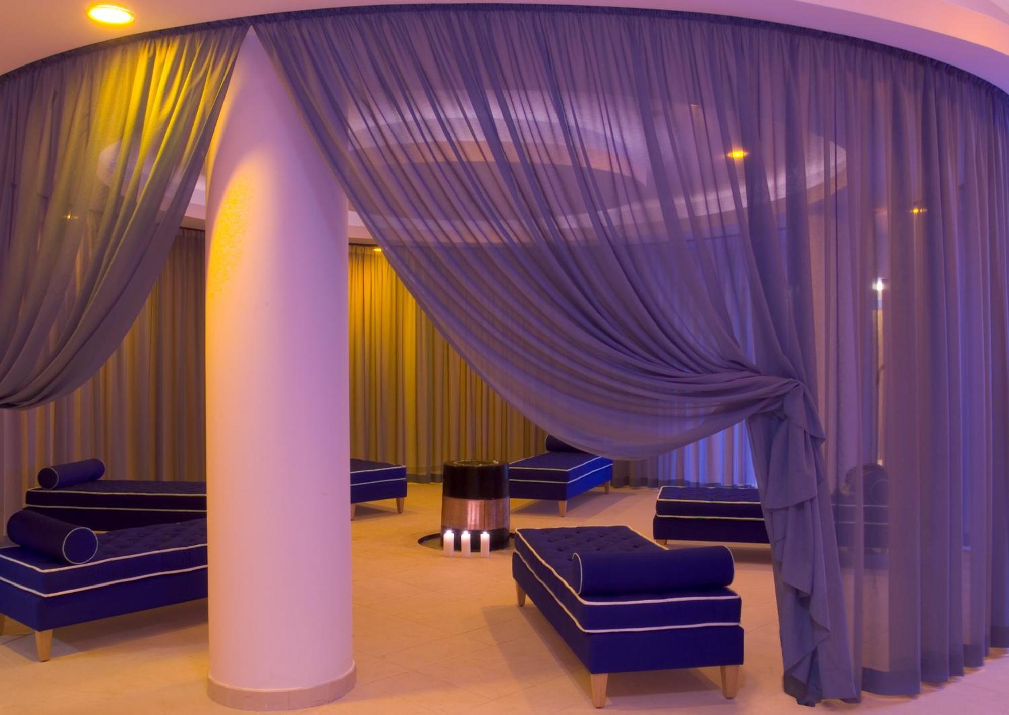 فندق وكازينو بيستانا كازينو بارك فونشال المظهر الداخلي الصورة The interior of the Blue Salon
