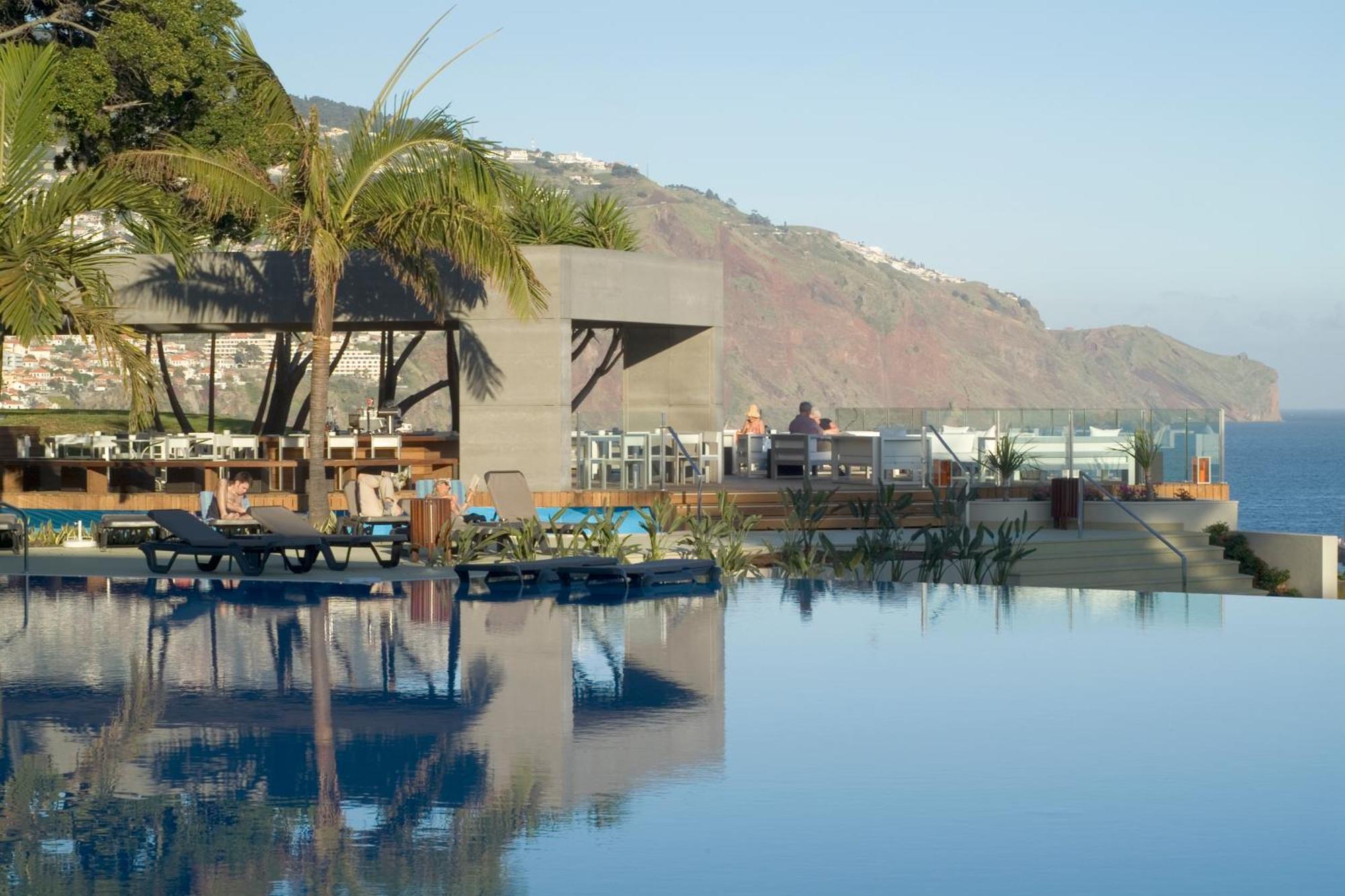 فندق وكازينو بيستانا كازينو بارك فونشال المظهر الخارجي الصورة The pool at the Sheraton Resort